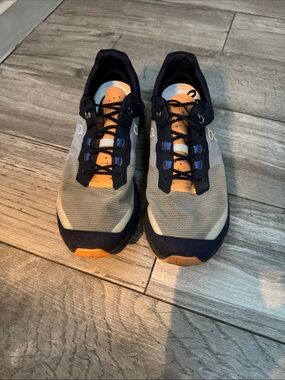 On Running Women’s Cloudvista Sneakers